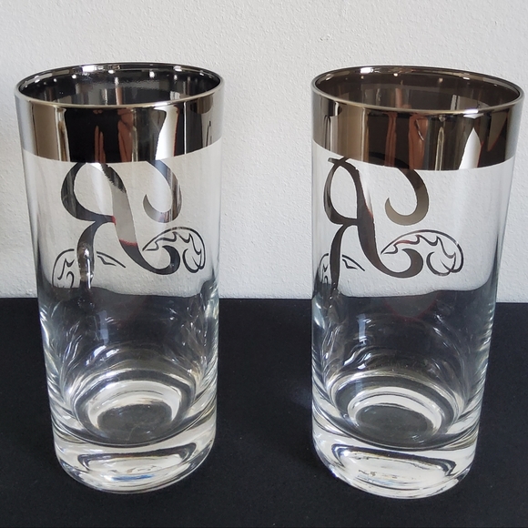 Vintage Set of 2 Dorothy Thorpe Silver Band Glasses - Picture 4 of 6